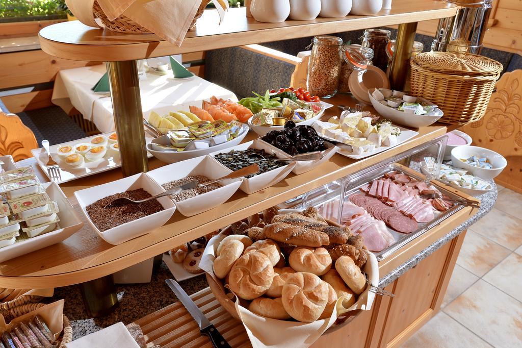 Hotel Theresia Garni Sankt Johann in Tirol Luaran gambar