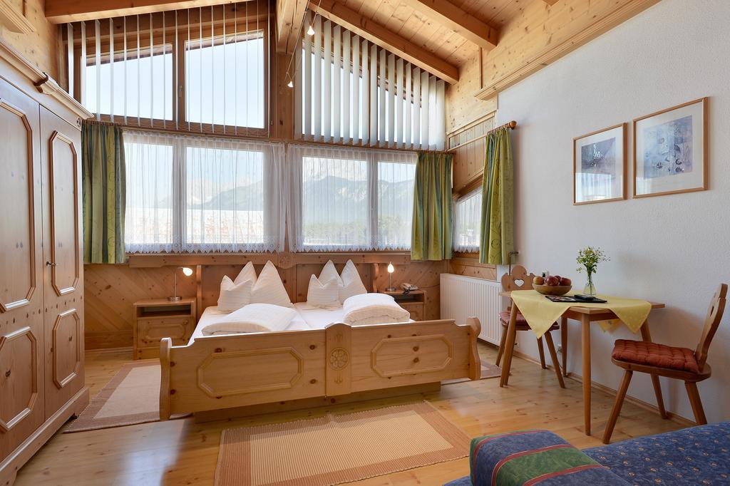 Hotel Theresia Garni Sankt Johann in Tirol Bilik gambar