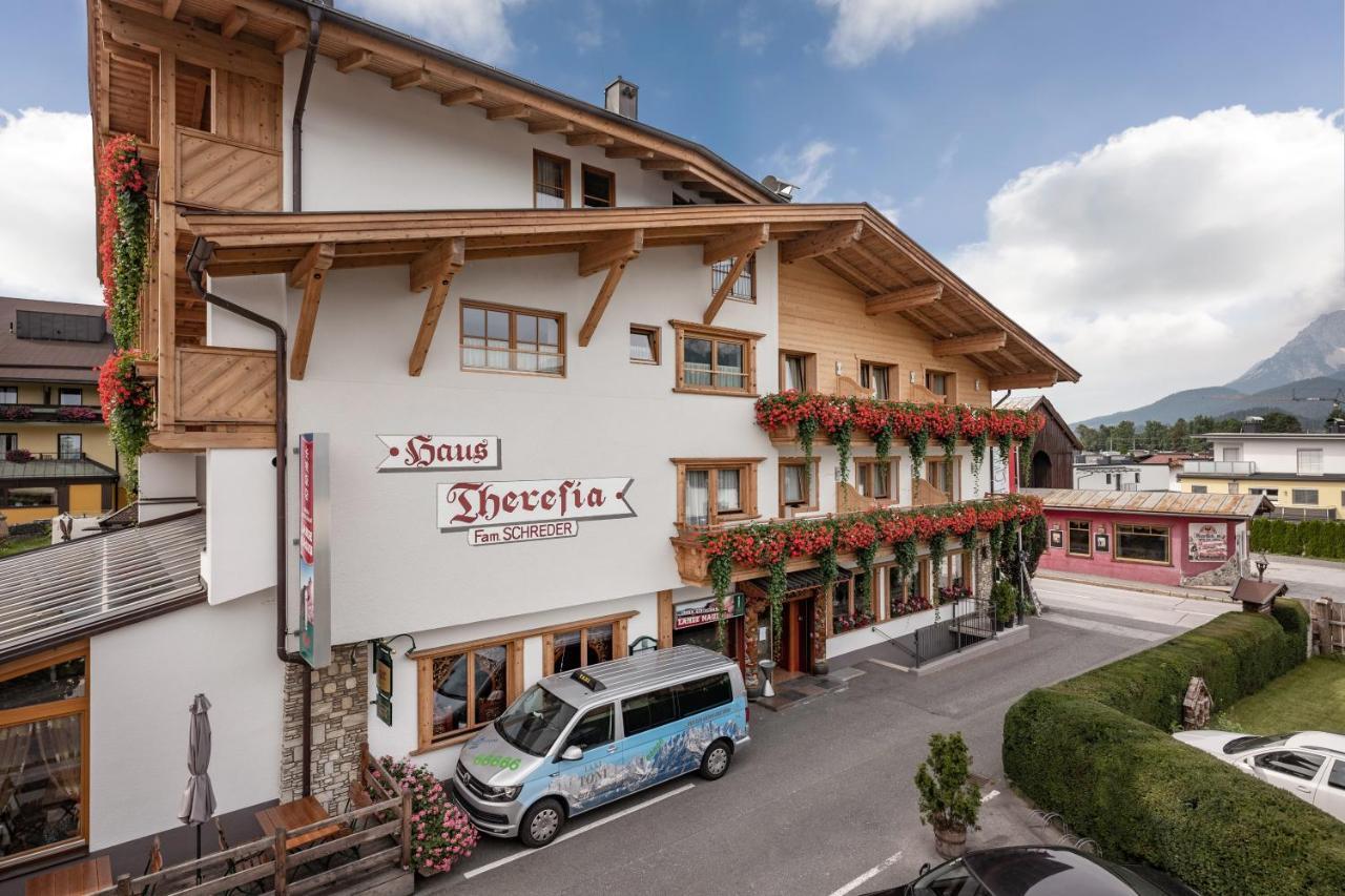 Hotel Theresia Garni Sankt Johann in Tirol Luaran gambar
